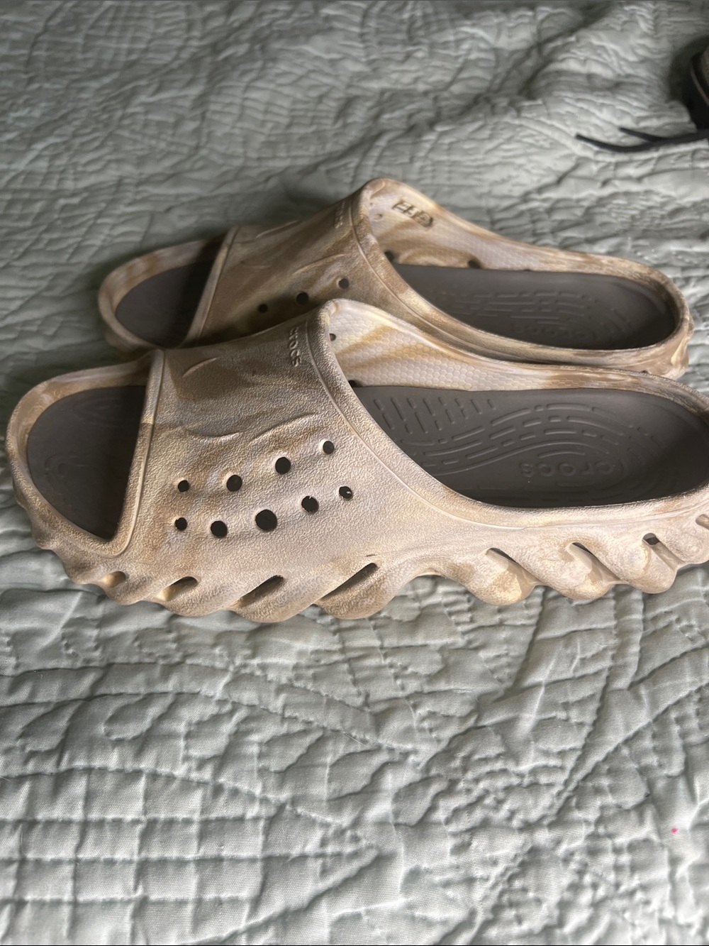 Croc echo slides - Picture 3 of 5